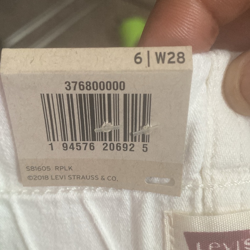 Levi’s size 28 color cream vanilla - Picture 6 of 6
